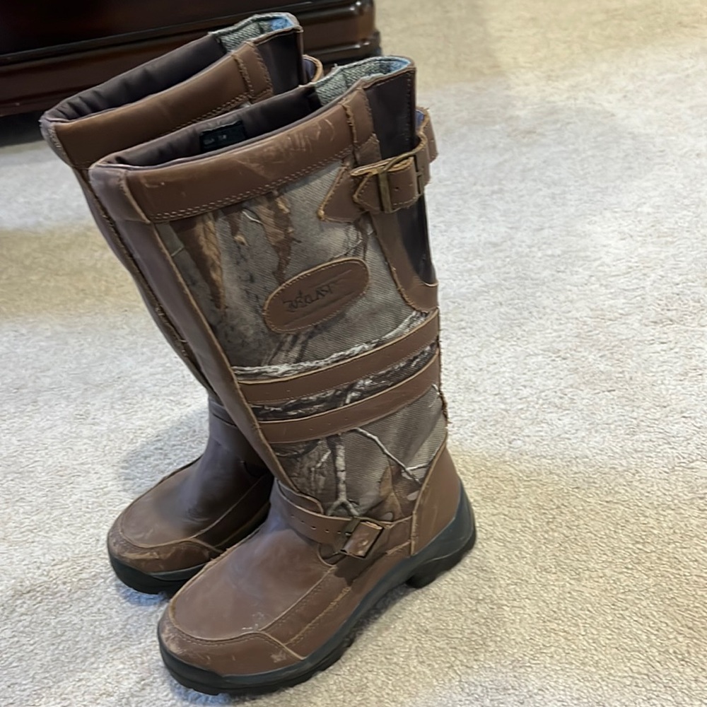 Snake boots